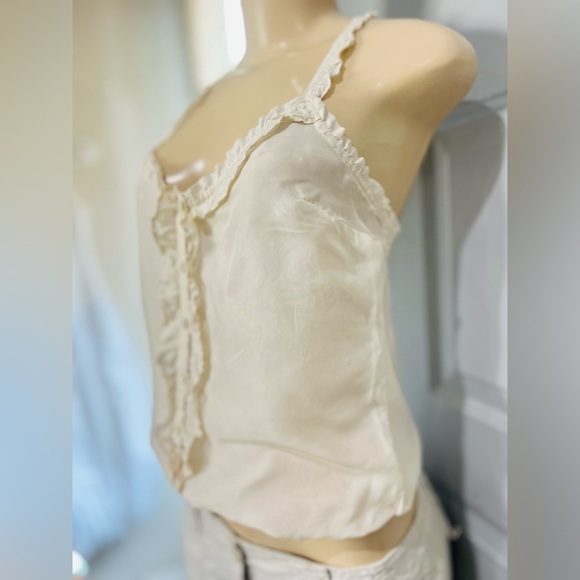 Abercrombie & fitch New York  100% silk top size small in a cream ivory color - Picture 3 of 10